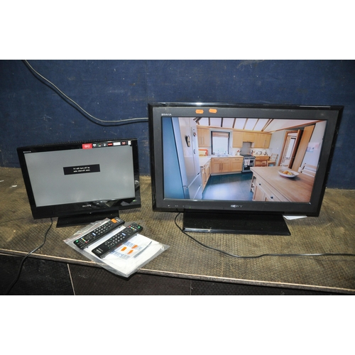 1117 - A SONY KDL-26S5500 26in TV with remote and manual along with a Sony KDL-19BX200 19in TV with remote ... 