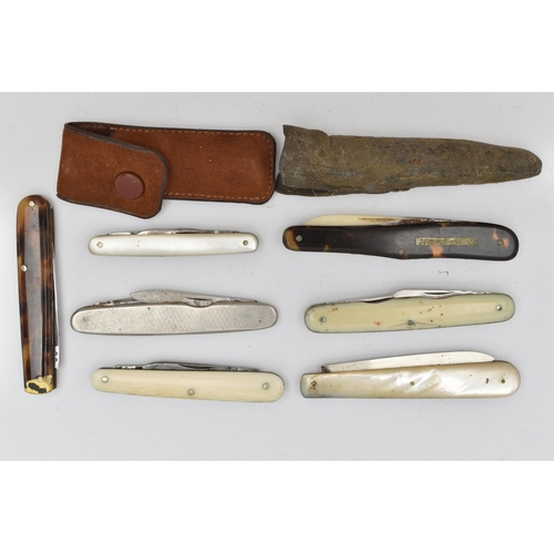 123 - A SELECTION OF POCKET AND FRUIT KNIVES, to include a silver blade fruit knife with mother of pearl h... 