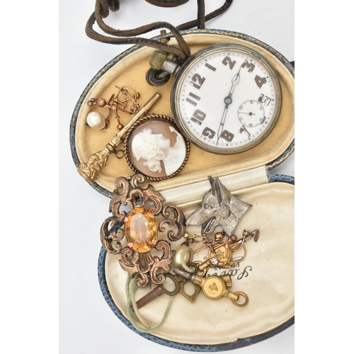 148 - A SELECTION OF ANTIQUE JEWELLERY, to include a late Victorian citrine brooch, a watch key with ameth... 