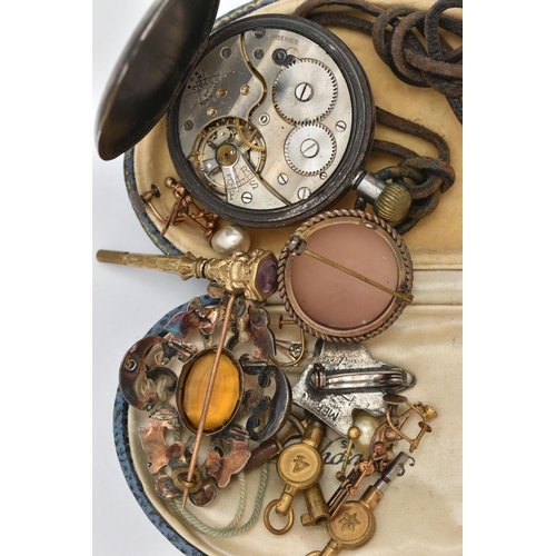 148 - A SELECTION OF ANTIQUE JEWELLERY, to include a late Victorian citrine brooch, a watch key with ameth... 