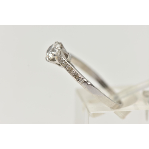 155 - A PLATINUM SINGLE STONE DIAMOND RING, the old cut diamond in an eight claw setting, with three singl... 