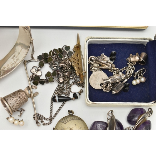 161 - A BOX OF ASSORTED ITEMS, to include a boxed 'Sheaffer' gold plated ball point pen and pencil set, a ... 