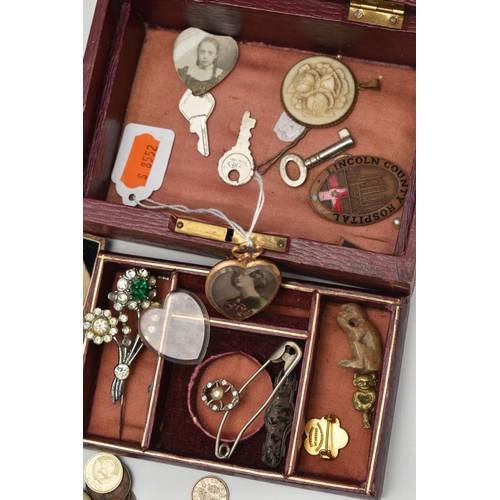 165 - ASSORTED ITEMS, to include a small jewellery box including an AF yellow metal, double sided heart sh... 