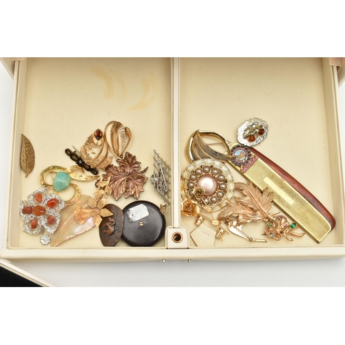 173 - A MULTI STORAGE JEWELLERY BOX WITH JEWELLERY AND OTHER ITEMS, cream jewellery box with draws, togeth... 