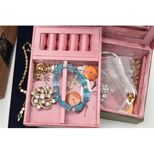 181 - A BOX OF ASSORTED COSTUME JEWELLERY, to include a black jewellery box, a grey and pink fabric jewell... 