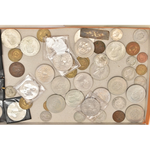 187 - A CARDBOARD BOX LID CONTAINING A SMALL AMOUNT OF COINS, to include 2x 1889 Victorian Crown coins, a ... 