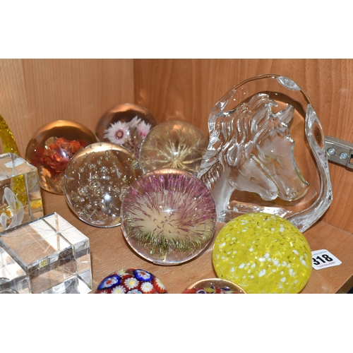 318 - A COLLECTION OF GLASS AND RESIN PAPERWEIGHTS, to include a Crystal Clear Collectables reverse glass ... 