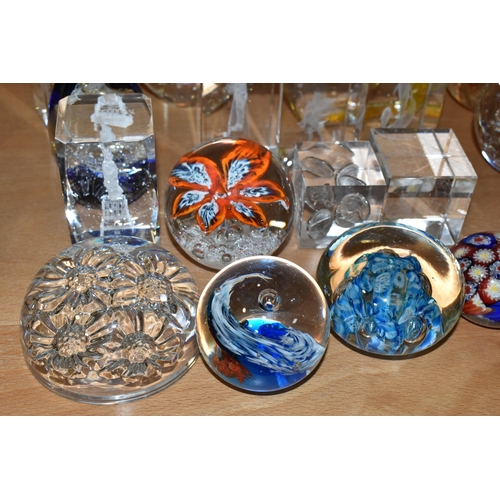 318 - A COLLECTION OF GLASS AND RESIN PAPERWEIGHTS, to include a Crystal Clear Collectables reverse glass ... 