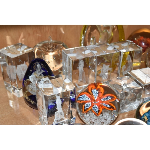 318 - A COLLECTION OF GLASS AND RESIN PAPERWEIGHTS, to include a Crystal Clear Collectables reverse glass ... 