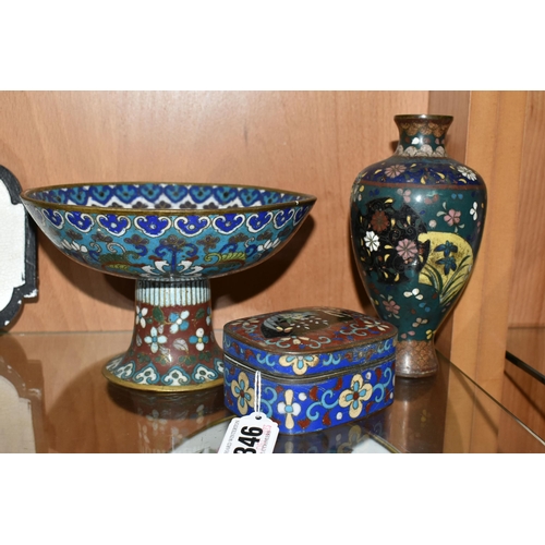 346 - THREE PIECES OF ORIENTAL CLOISONNE, comprising a trinket box with a hinged lid, blue decoration arou... 