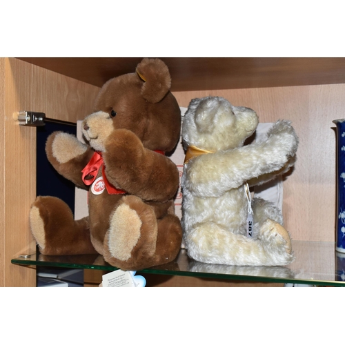 387 - TWO STEIFF COLECTORS TEDDY BEARS, comprising a Millenium bear with gold coloured medallion and box, ... 