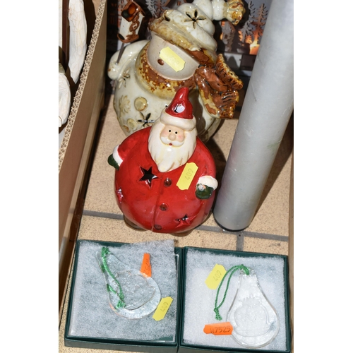 409 - A BOX AND LOOSE CHRISTMAS DECORATIONS, to include a boxed wooden Christmas village scene with intern... 