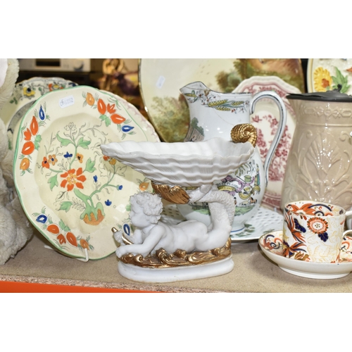 422 - A GROUP OF LATE 19TH/EARLY 20TH CENTURY CERAMICS, comprising a Radford's Charger, diameter 40cm, thr... 