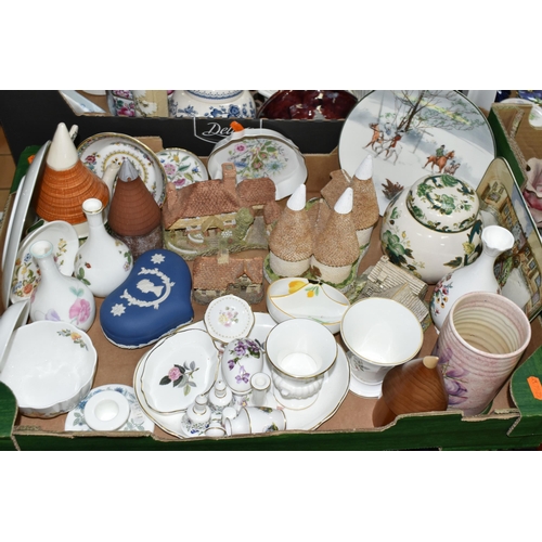 504 - FOUR BOXES AND LOOSE CERAMICS AND OTHER ORNAMENTS, to include a Paragon two part preserve dish paint... 