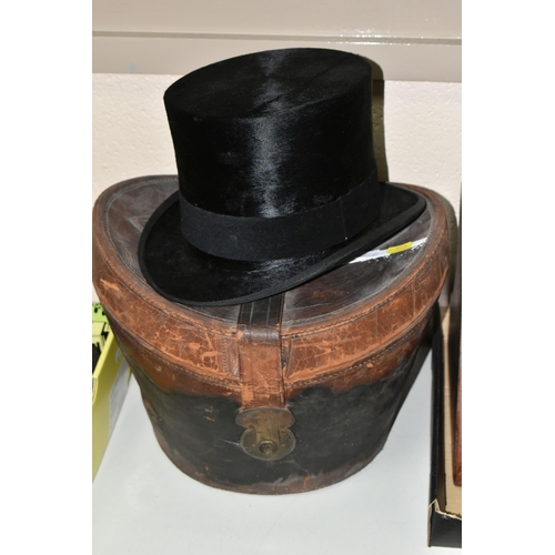 547 - A BOXED TOP HAT from Woodrow, Manchester and a H. Upmann Cigar case with a box of fourteen Favori ha... 