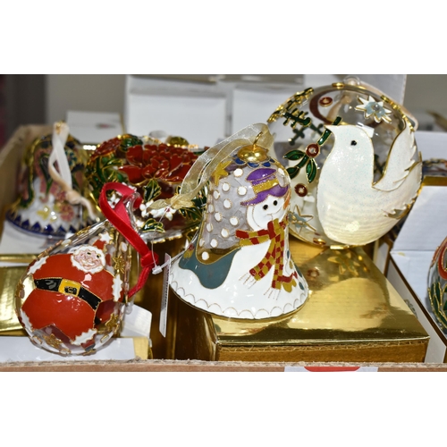 558 - A BOX OF THIRTY BOXED ENESCO 'TREASURY ORNAMENTS' ENAMELLED GLASS CHRISTMAS TREE ORNAMENTS, two of e... 