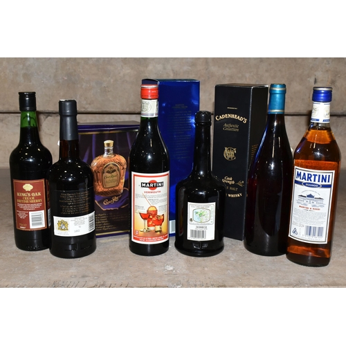 291 - ONE BO OF ALCOHOL containing one bottle of CROWN ROYAL Fine De Luxe Blended Canadian Whiskey, 40GL, ... 