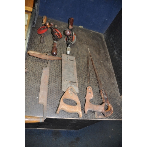 1061 - A VINTAGE CARPENTERS TOOLBOX CONTAINING TOOLS with lock and one key including three wooden spokeshav... 