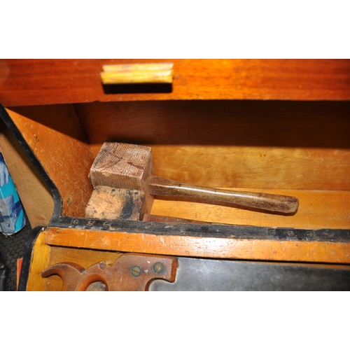 1061 - A VINTAGE CARPENTERS TOOLBOX CONTAINING TOOLS with lock and one key including three wooden spokeshav... 