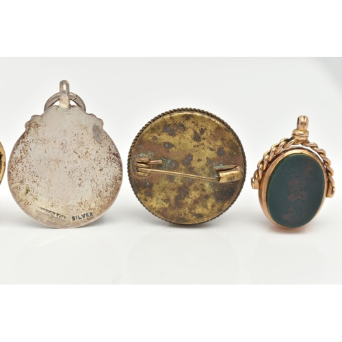 26 - A SMALL ASSORTMENT OF JEWELLERY, to include a 9ct gold swivel fob, set with carnelian and bloodstone... 