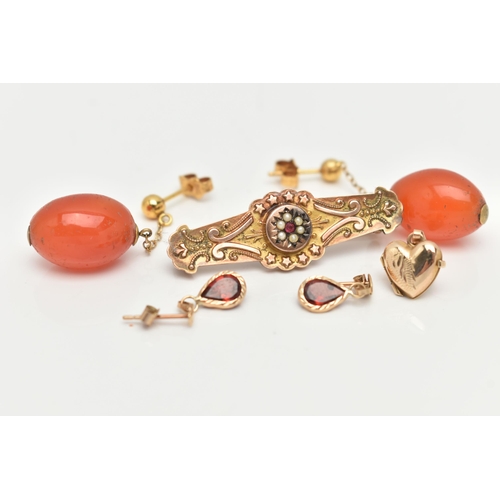 28 - A SMALL ASSORTMENT OF JEWELLERY, to include a late Victorian 9ct gold seed pearl and paste brooch, f... 