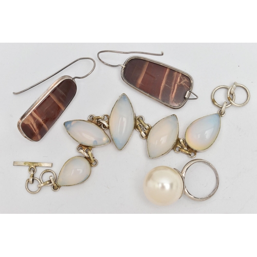 61 - A SMALL ASSORTMENT OF JEWELLERY, to include a large white metal and gem set bracelet, fitted with a ... 