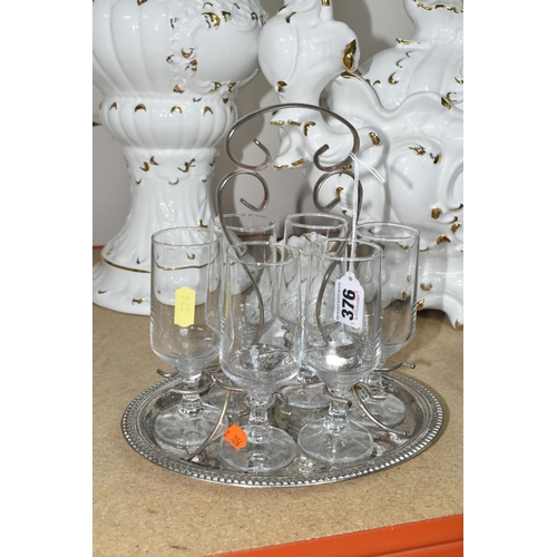 376 - A GROUP OF GLASSWARE AND CERAMICS, to include a set of six sherry glasses with a silverplated stand,... 