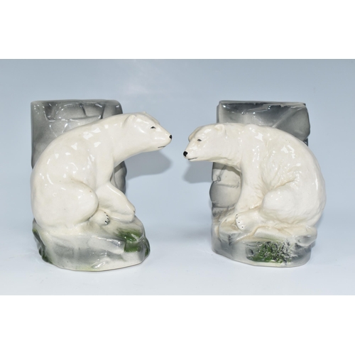 394 - A PAIR OF BRETBY POLAR BEAR BOOK ENDS, based on the early twentieth century London Zoo polar bears S... 