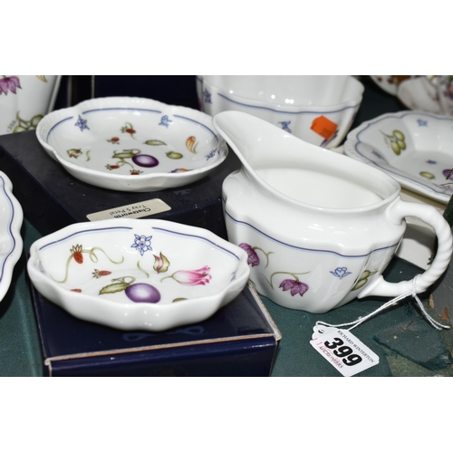 399 - A GROUP OF ROYAL CROWN DERBY 'CHATSWORTH' A1329 TEA, DINNER AND GIFT WARES, comprising two boxed pho... 