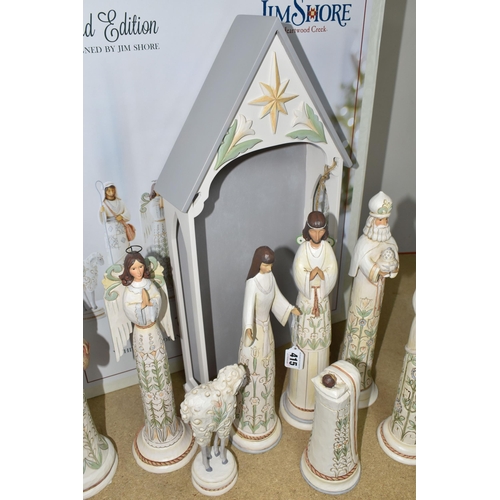 415 - A LIMITED EDITION JIM SHORE 'HEARTWOOD CREEK' NATIVITY SET, 'White Woodland' limited edition  'A Tim... 