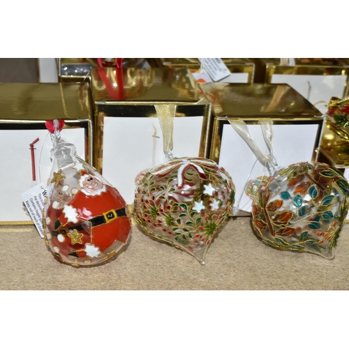 419 - FIFTEEN BOXED ENESCO'S TREASURY OF ORNAMENTS, individually decorated glass Christmas tree baubles (1... 