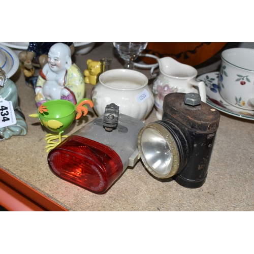 434 - A GROUP OF CERAMICS, comprising a circular Soviet wall clock made by Zantar USSR, with pendulum and ... 