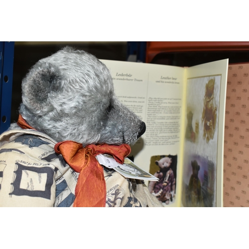 454 - A MARIE ROBISCHON COLLECTORS BEAR, 'Robin der Bar', a one of a kind bear, blue grey plush, jointed l... 