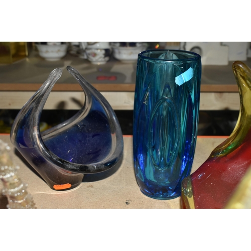 455 - A GROUP OF ART GLASS, to include a blue Sklo Union 'Lens' vase by Rudolf Schrotter, height 19.5cm, w... 