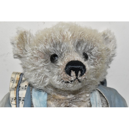 456 - A MARIE ROBISCHON COLLECTORS BEAR, 'The Happy Sailor', a limited edition bear numbered 10/12, grey '... 