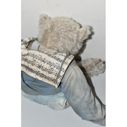 456 - A MARIE ROBISCHON COLLECTORS BEAR, 'The Happy Sailor', a limited edition bear numbered 10/12, grey '... 