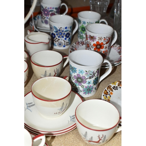 499 - A CROWN DEVON FIELDINGS 'STOCKHOLM' PATTERN COFFEE SET, comprising six cups and saucers, coffee pot,... 