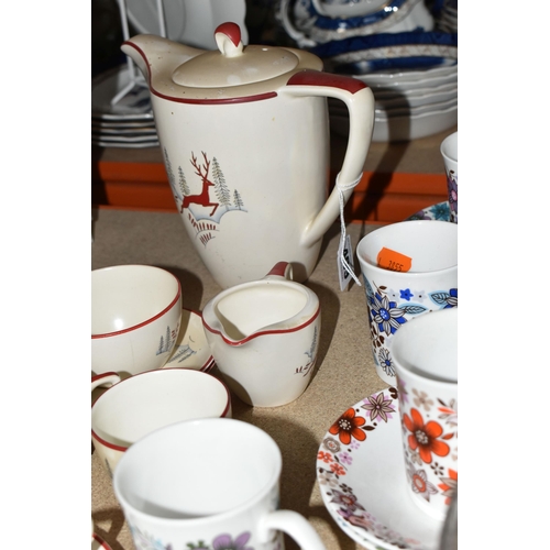 499 - A CROWN DEVON FIELDINGS 'STOCKHOLM' PATTERN COFFEE SET, comprising six cups and saucers, coffee pot,... 