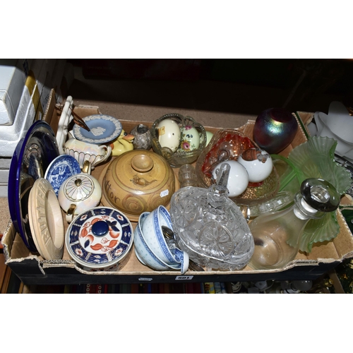 501 - TWO BOXES AND LOOSE CERAMICS AND GLASS ETC, to include six Wedgwood 'Baby Owls' collectors plates, t... 