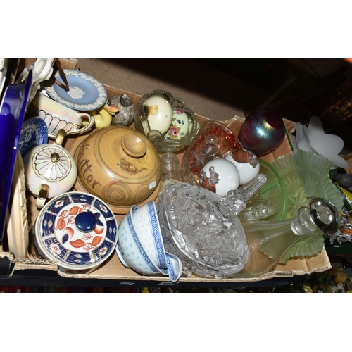 501 - TWO BOXES AND LOOSE CERAMICS AND GLASS ETC, to include six Wedgwood 'Baby Owls' collectors plates, t... 