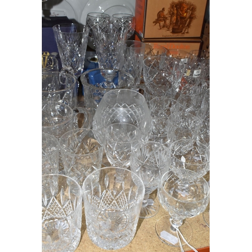 507 - A SELECTION OF CUT GLASS WARES ETC, to include boxed drinking glasses by Royal Doulton / Webb Corbet... 