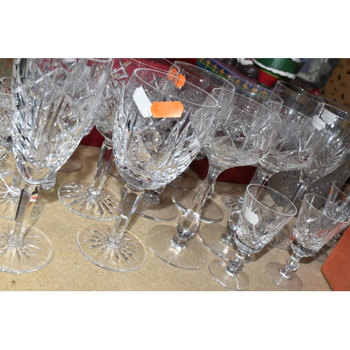 517 - A GROUP OF CUT CRYSTAL, to include two Waterford Glengarriff wine glasses, two Waterford Glengarriff... 