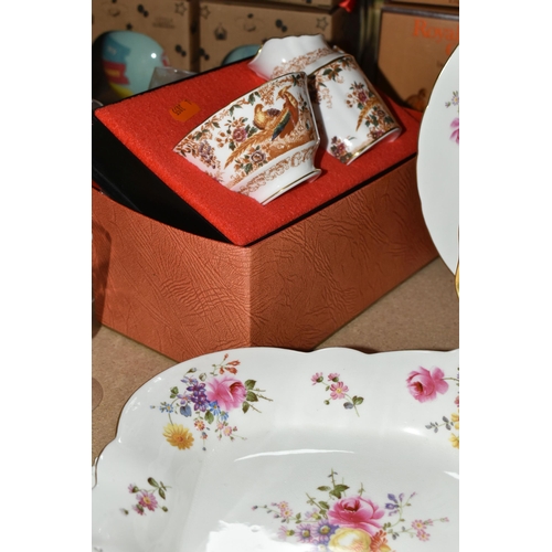 518 - A GROUP OF ROYAL CROWN DERBY DINNER, TEA AND GIFT WARES, comprising a wooden stand holding six diffe... 