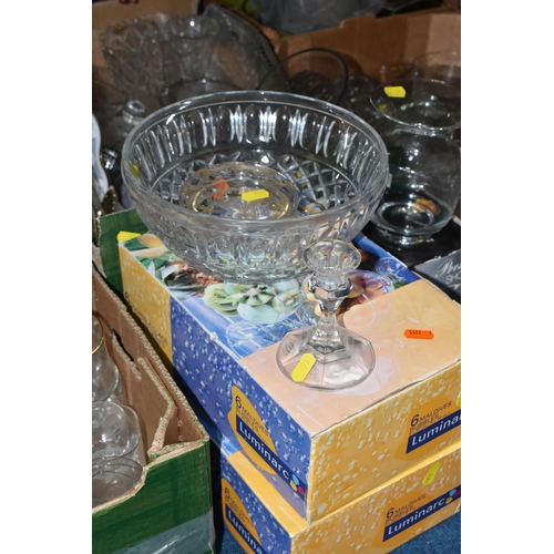 531 - SIX BOXES OF GLASSWARE, to include two boxed sets of six Luminarc Maldives Bubbles dessert dishes, v... 