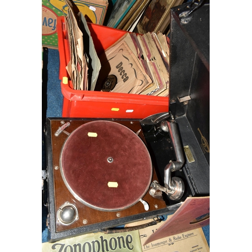 532 - A COLUMBIA VIVA-TONAL GRAFONOLA PORTABLE GRAMOPHONE, No.202, not tested but appears complete and in ... 