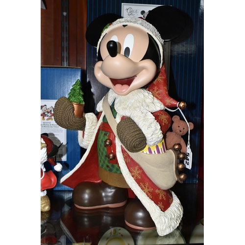 Enesco - Disney Showcase Collection - 6003771 - Santa Mickey