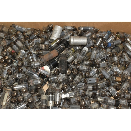 567 - A QUANTITY OF ASSORTED BOXED AND UNBOXED VALVES, assorted sizes, manufacturers to include Osram Hi-T... 