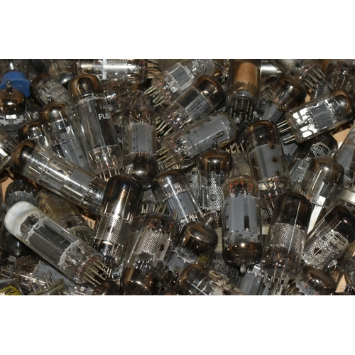 567 - A QUANTITY OF ASSORTED BOXED AND UNBOXED VALVES, assorted sizes, manufacturers to include Osram Hi-T... 