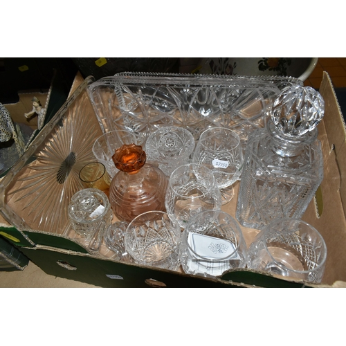 589 - FOUR BOXES AND LOOSE CERAMICS AND GLASS WARES ETC, to include a Beswick whisky decanter in the form ... 