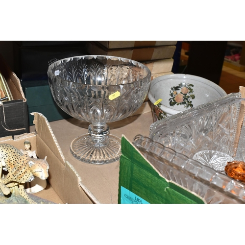 589 - FOUR BOXES AND LOOSE CERAMICS AND GLASS WARES ETC, to include a Beswick whisky decanter in the form ... 